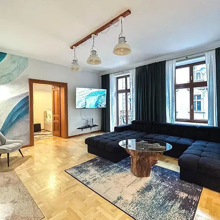 Old Town - Unique Euphorie